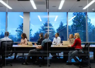 Quelle est la différence entre le PDG, le directeur d’exploitation et le directeur financier ?