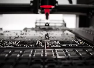 Qu’est-ce qu’un fabricant d’équipements d’origine (OEM) : Tout ce que vous devez savoir