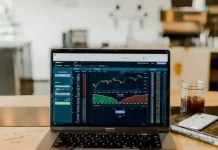 Pourquoi les actions ne se négocient pas au cours de clôture de la veille