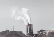 Quel est le fabricant des téléviseurs Skyworth ?